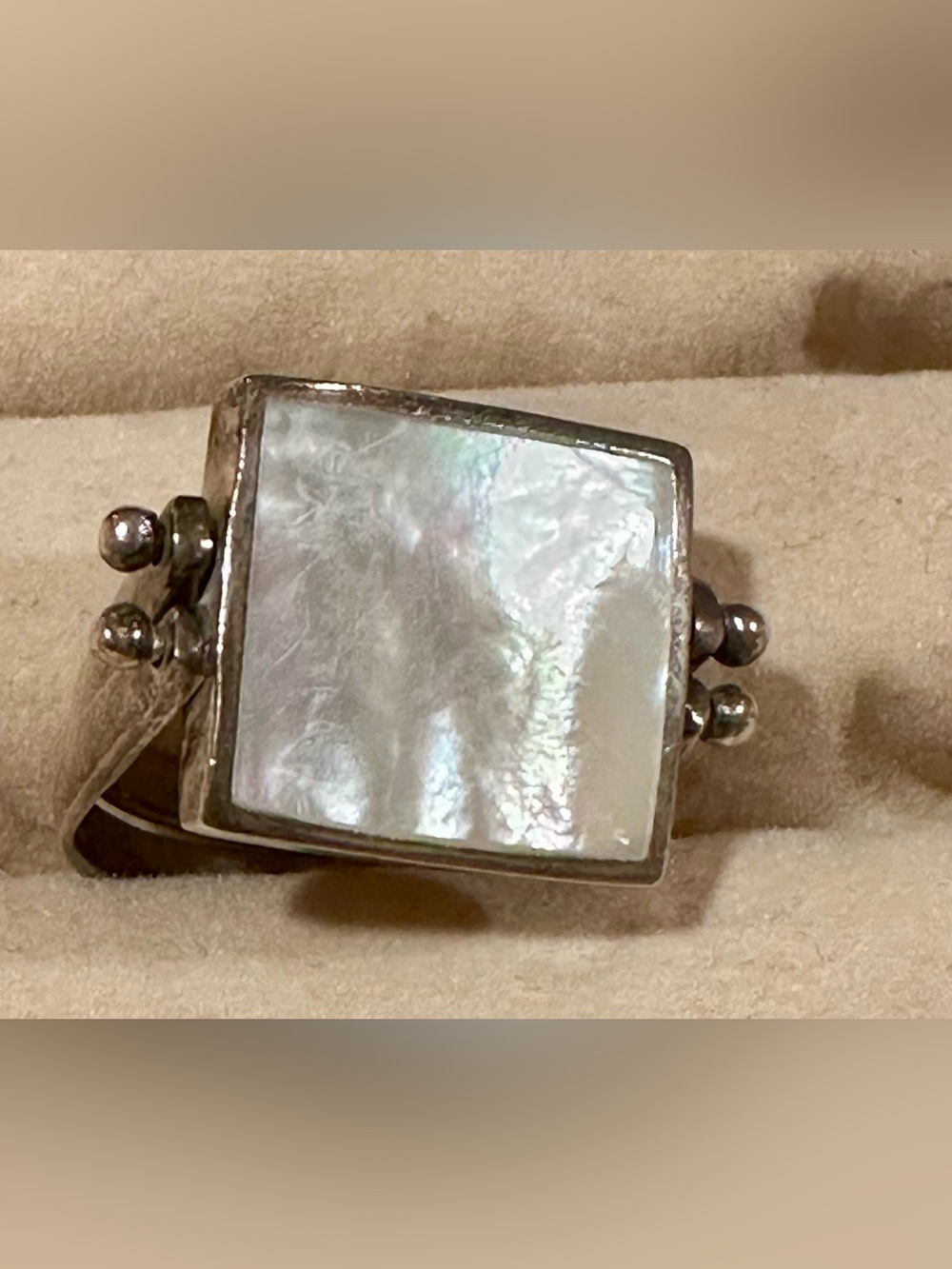 Unique-Sterling Silver Black Onyx/ Mother of Pearl Hinged 2- sided ring- size 8 - Picture 2 of 6
